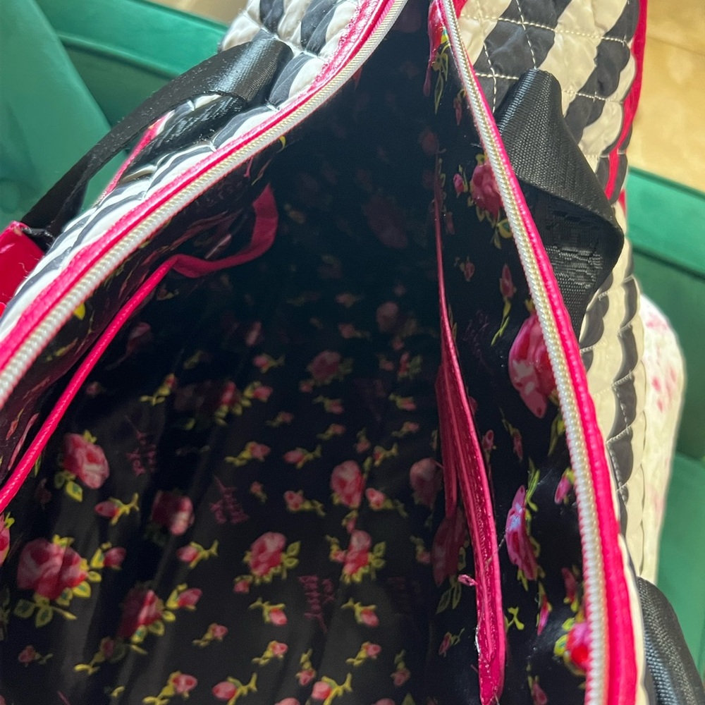 Betsy Johnson duffel overnight weekender bag - Picture 10 of 11